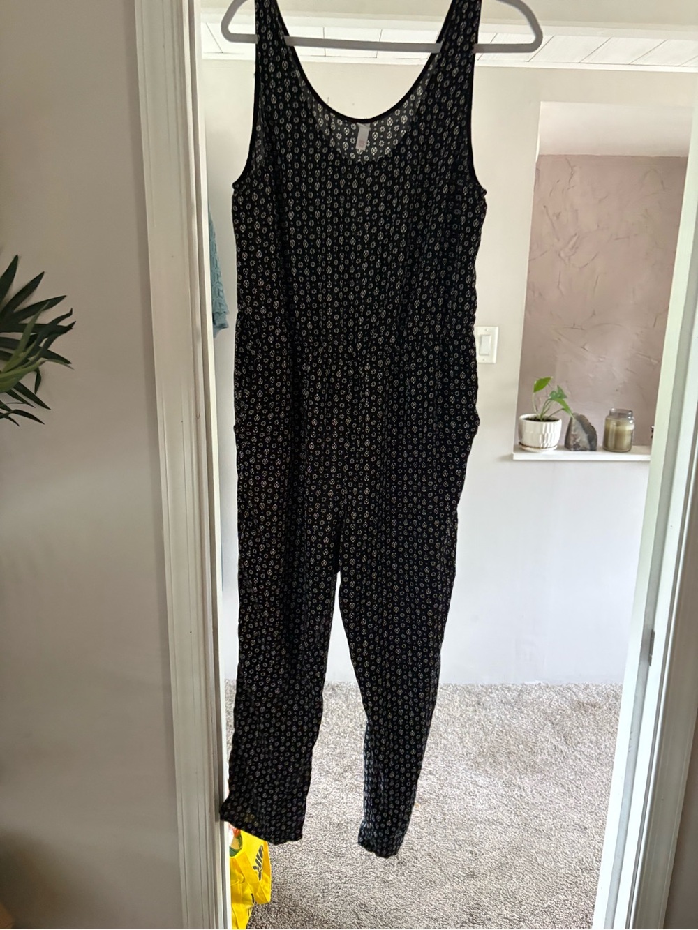 Xhilaration Black Printed Sleeveless Jumpsuit with Scoop Neck